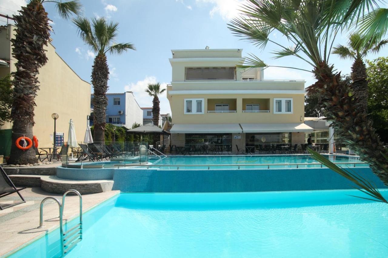 Naias Aparthotel Hanioti Bagian luar foto