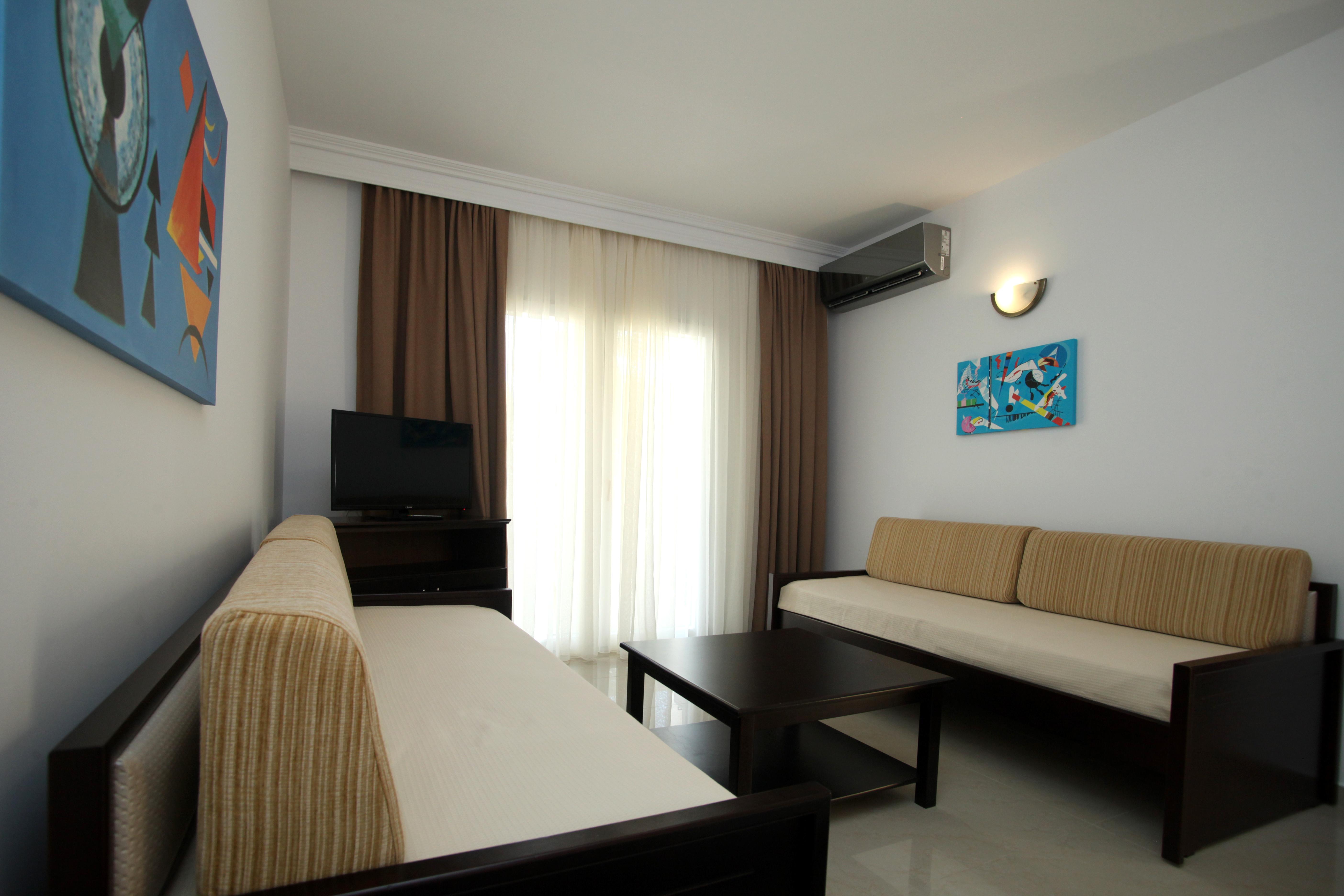 Naias Aparthotel Hanioti Bagian luar foto