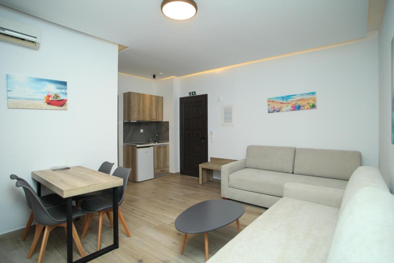 Naias Aparthotel Hanioti Bagian luar foto