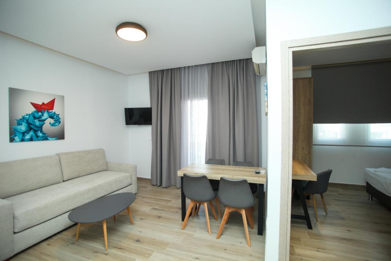 Naias Aparthotel Hanioti Bagian luar foto