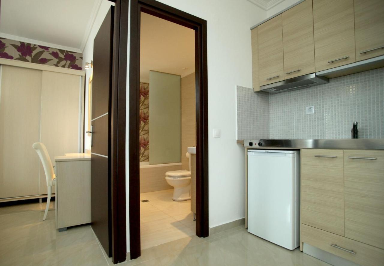 Naias Aparthotel Hanioti Bagian luar foto