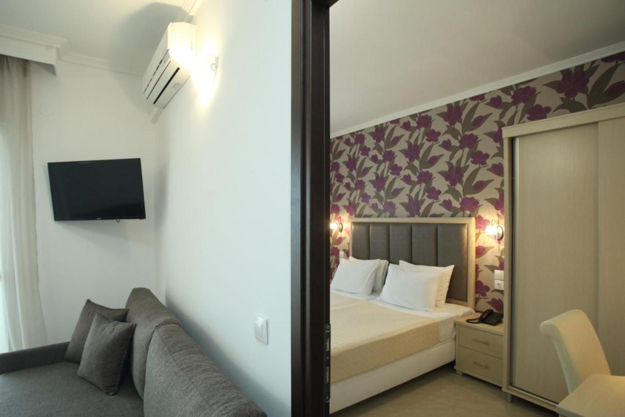 Naias Aparthotel Hanioti Bagian luar foto