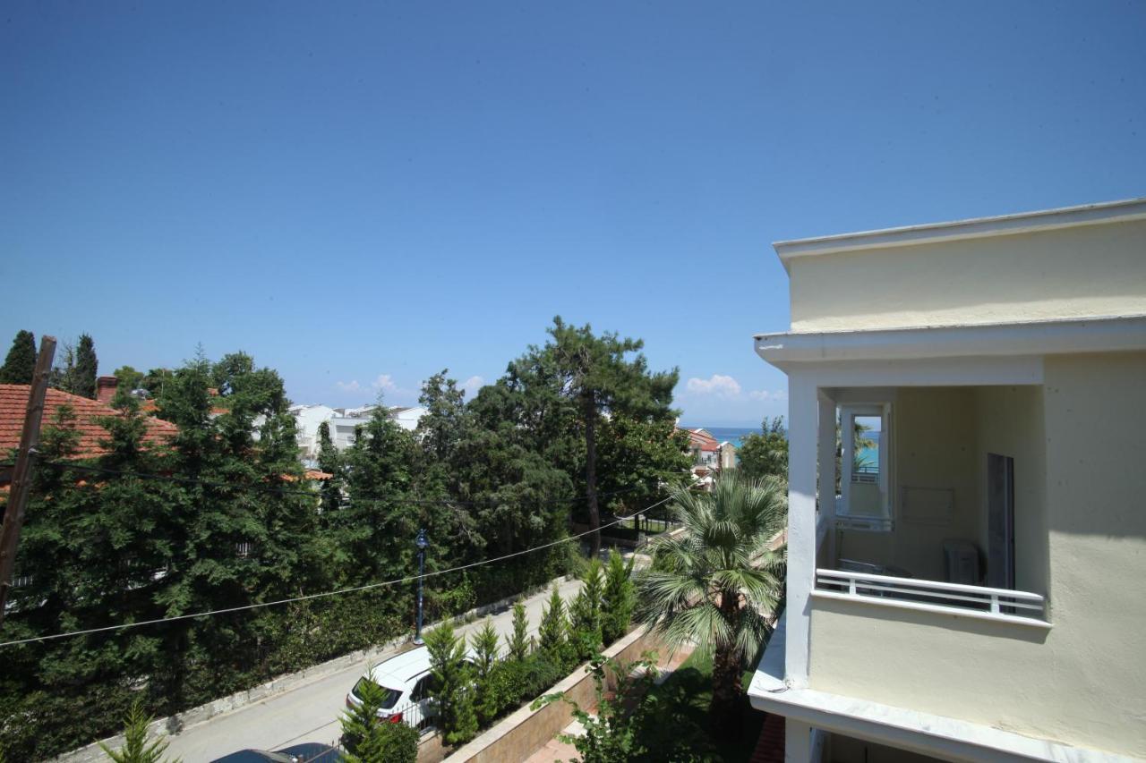 Naias Aparthotel Hanioti Bagian luar foto