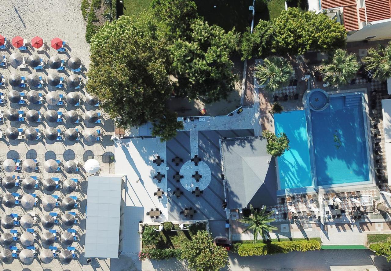 Naias Aparthotel Hanioti Bagian luar foto